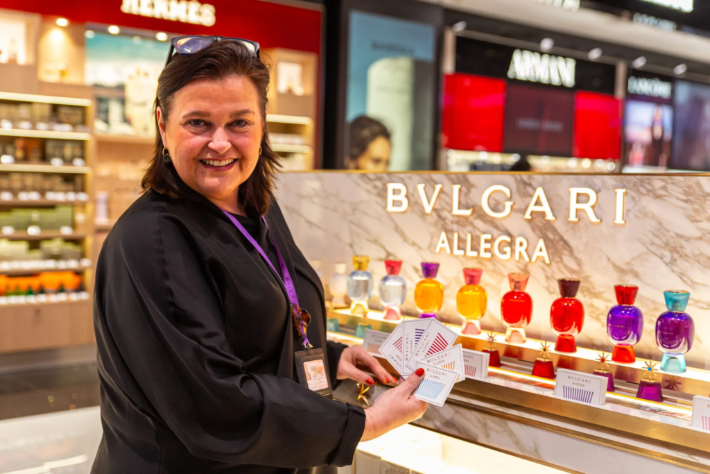 Expert Beauty Advisors for Premium Airport Retail Experiences